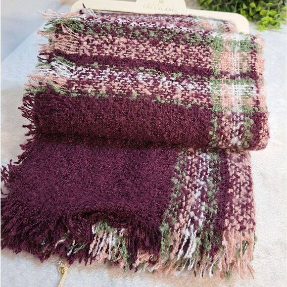Quagga Blanket Wrap in Plum Sustainable, Green - Picture 5 of 10